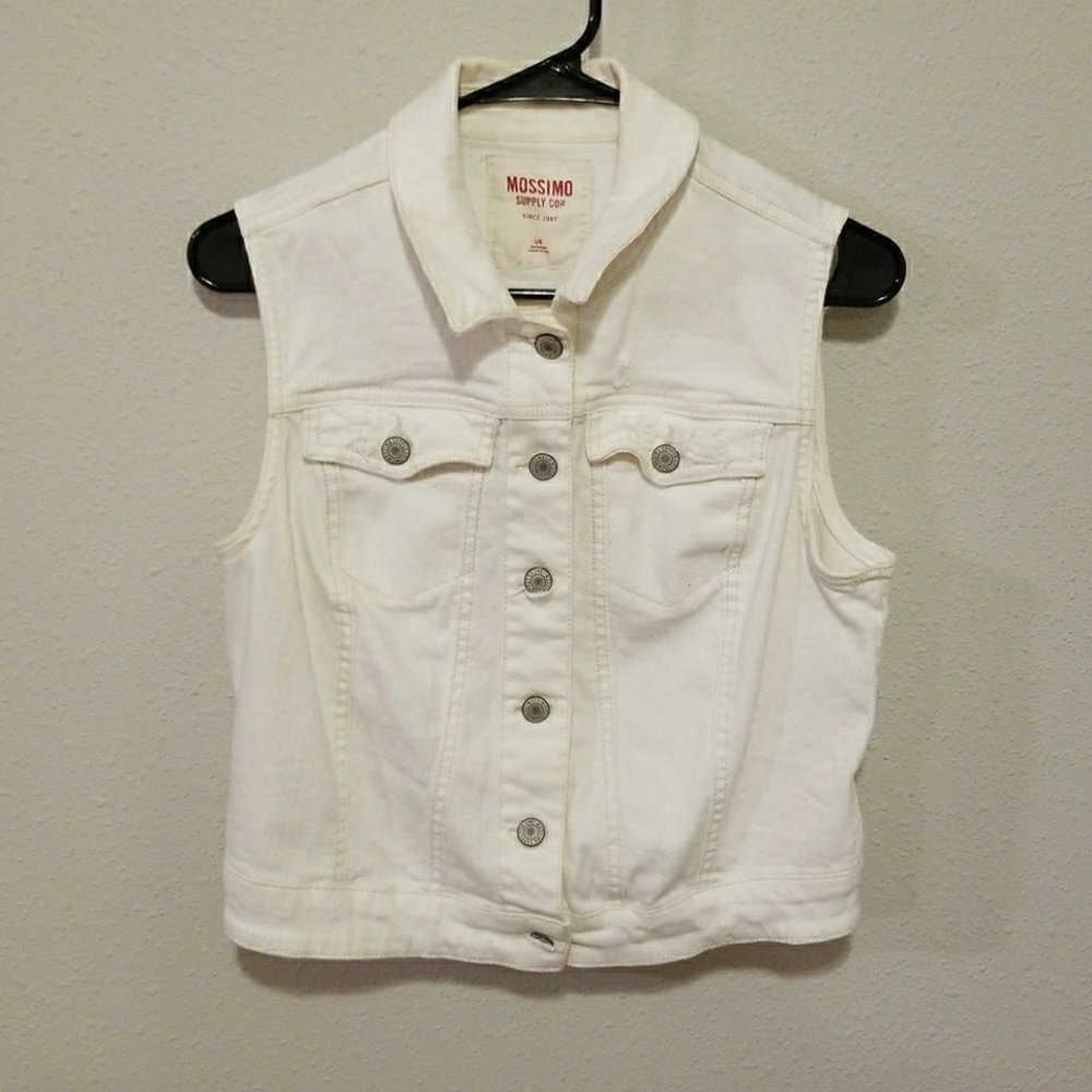 White vest